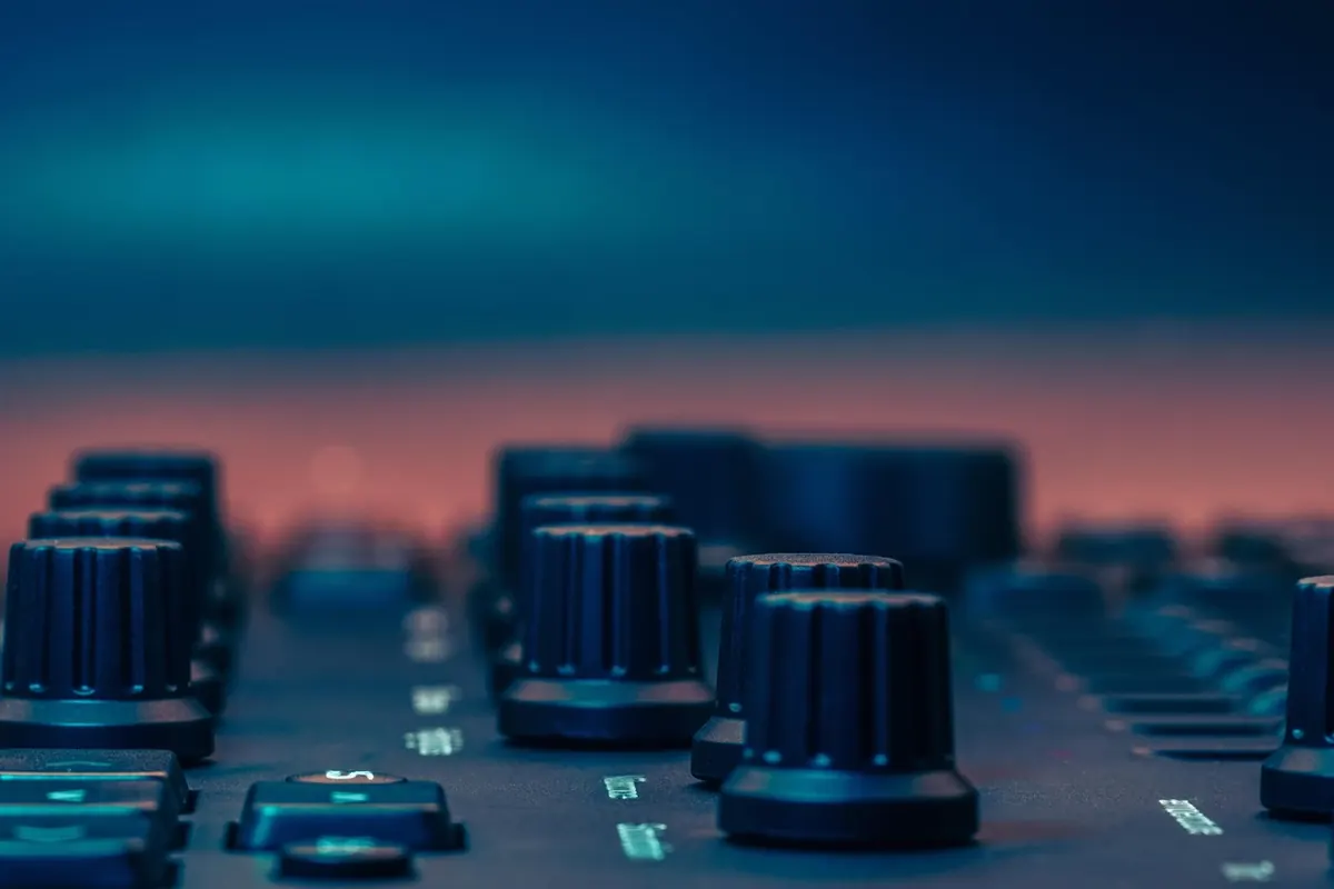 Six Feedback Loop Mistakes That Cause Oscillation (and How to Spot Them)